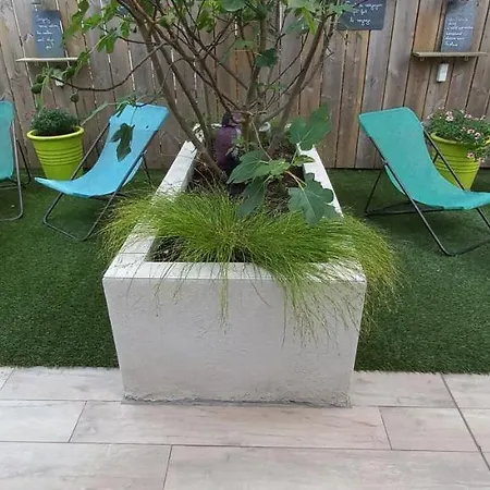 Alojamento de Acomodação e Pequeno-almoço D'hotes A L'etage Avec Et Petit Dejeuner En Lisiere De Foret