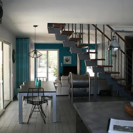 D'hotes A L'etage Avec Et Petit Dejeuner En Lisiere De Foret Bed & Breakfast